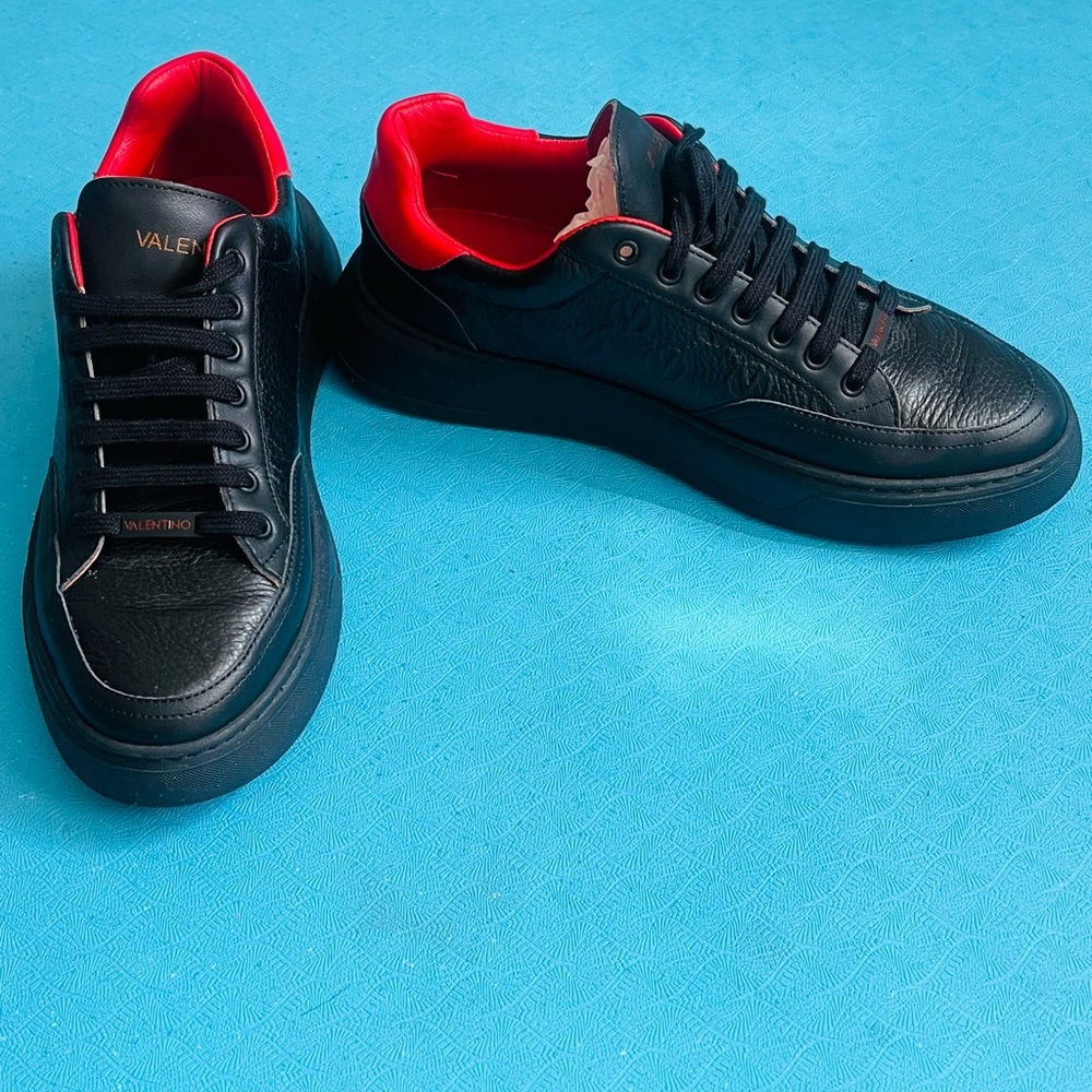 Mario Valentino Black Leather Sneakers with Red Collar - Picture 6 of 8